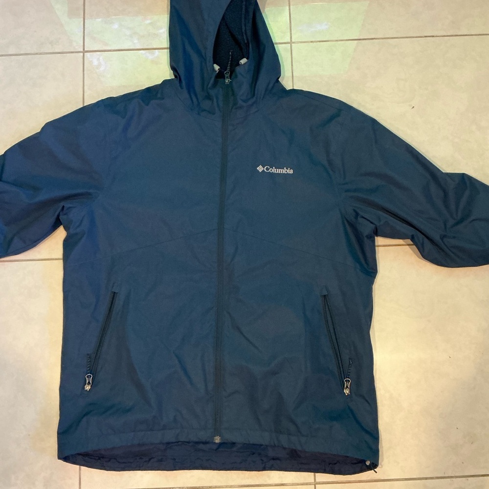 Columbia Navy Blue Medium weight winter parka, size Large